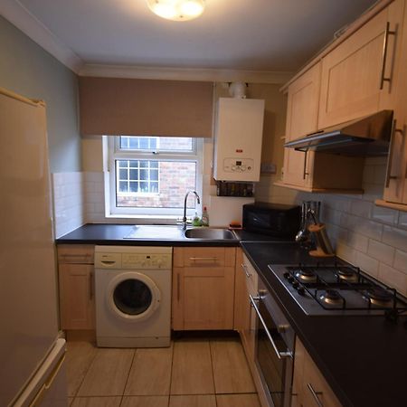 Two Bedroom Flat St Andrews Road 伦敦 外观 照片