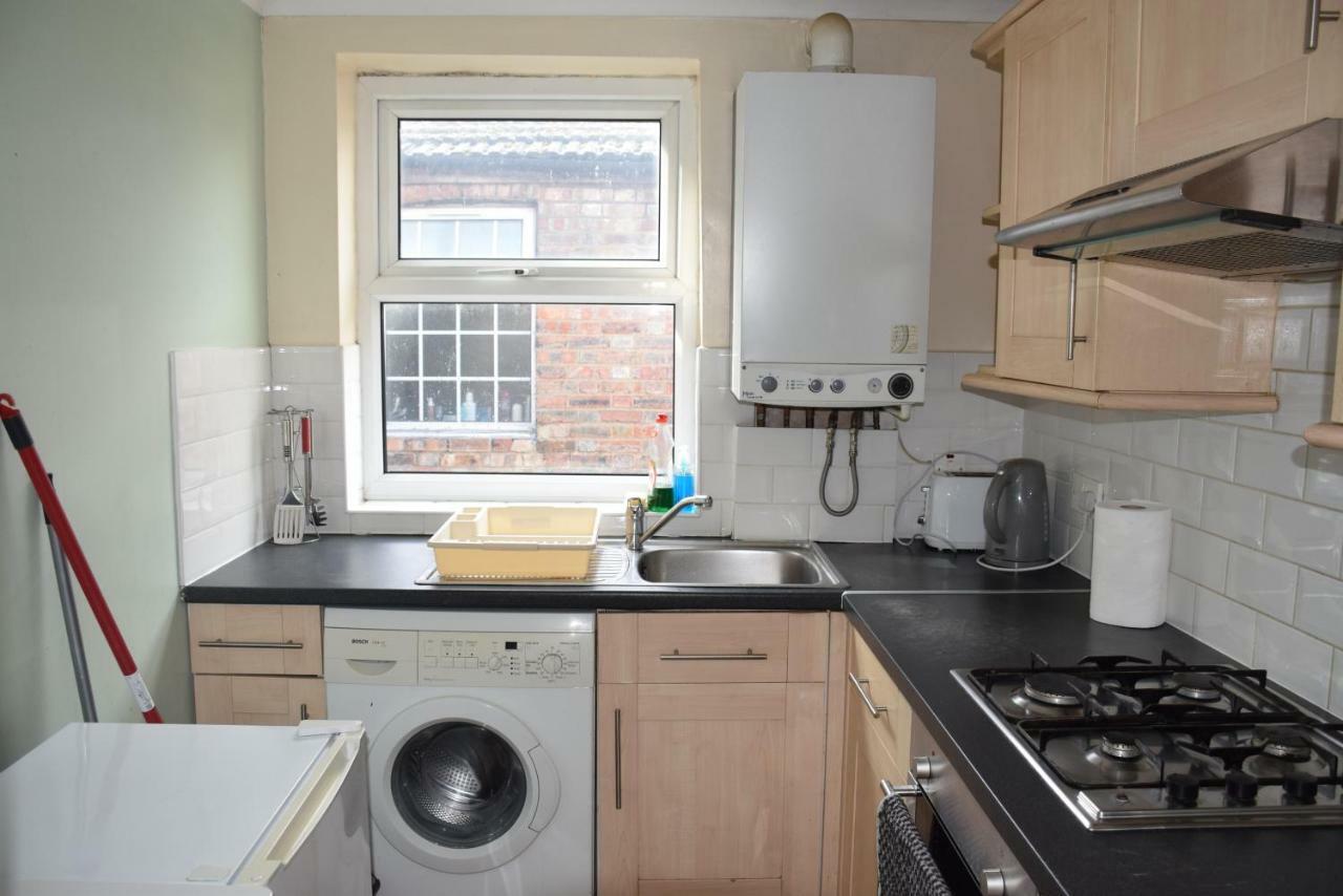 Two Bedroom Flat St Andrews Road 伦敦 外观 照片
